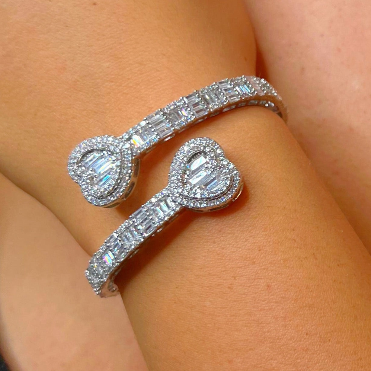 HEART BAGUETTE BANGLE – THE ICE AVENUE