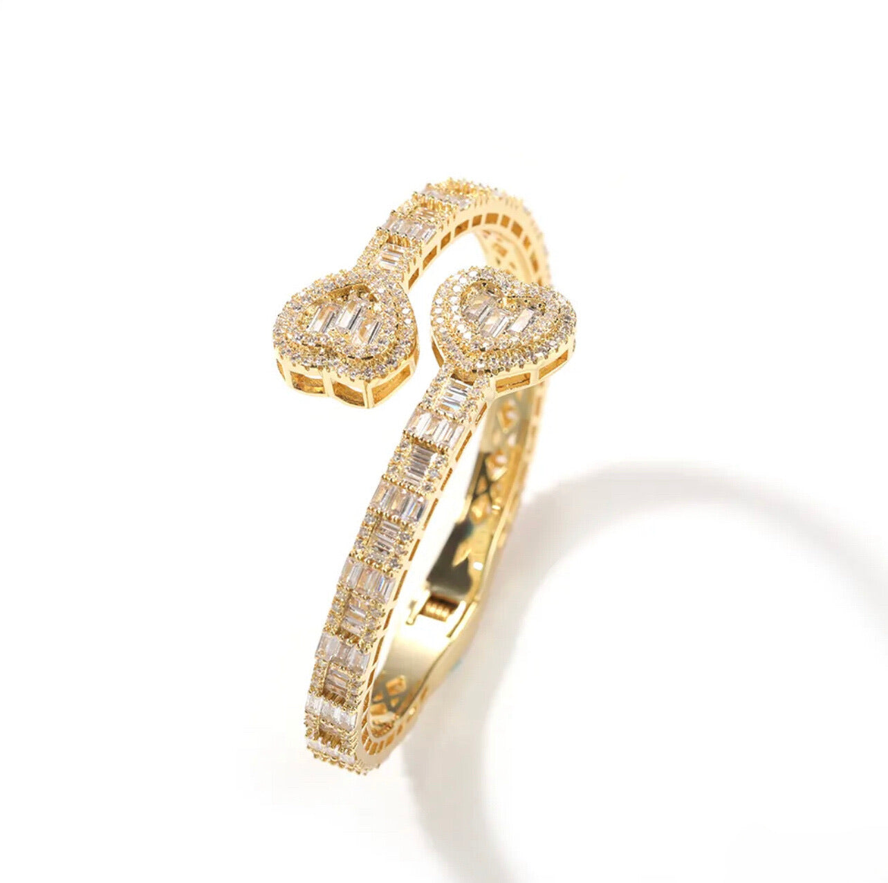 HEART BAGUETTE BANGLE