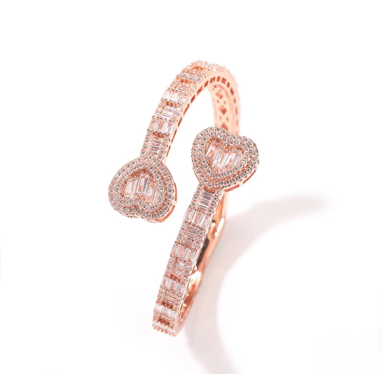 HEART BAGUETTE BANGLE