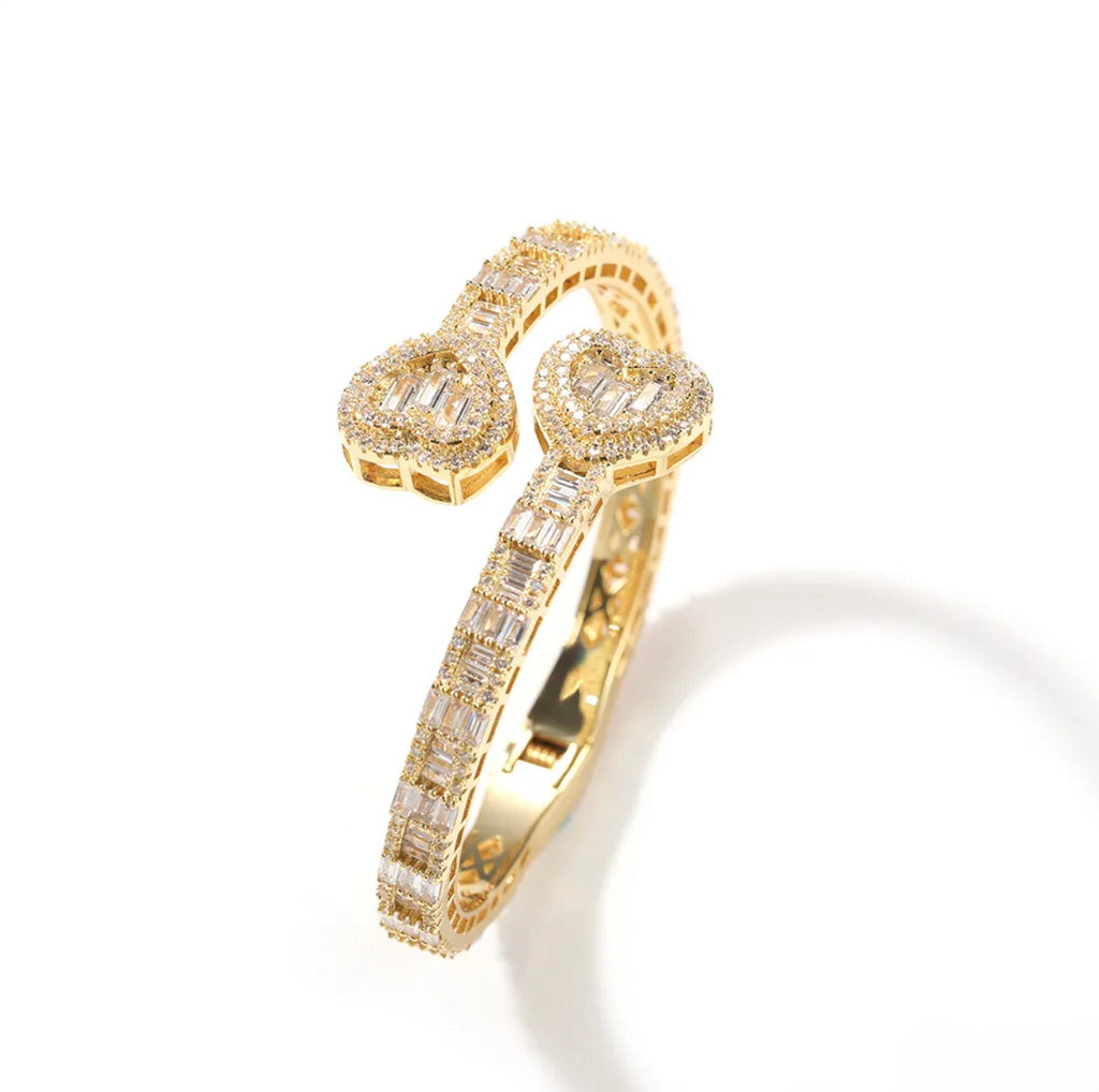 HEART BAGUETTE BANGLE